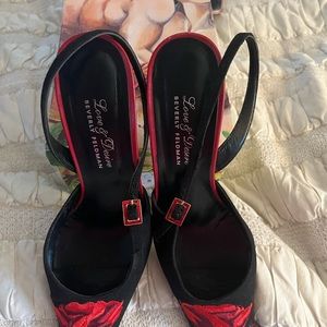 pre-owned .  worn 4 times..